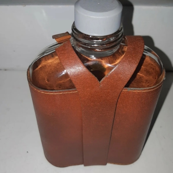 Vintage Hersheypark Glass Bottle, with leather case 6" Tall - Picture 3 of 10